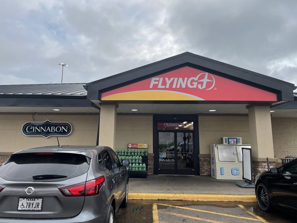 FLYING J TRAVEL CENTER - Updated March 2026 - 32 Photos & 24 Reviews
