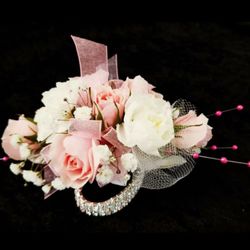 Chattanooga Florist - PROM IS HERE!!! Specials...Boutonniere and corsage with Keepsake bracelet-$55 or Boutonniere, corsage and half dozen roses -$65.