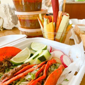 Tacos El Pariente - a tray of tacos and vegetables - Food Trucks Near Me - Olney, Maryland