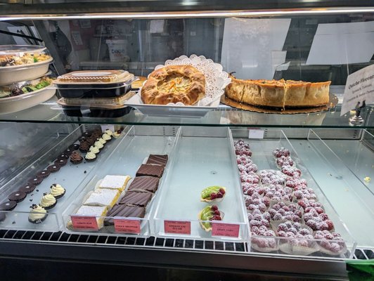 Toni Patisserie & Cafe by null