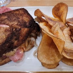 Ruben and house chips Ruben and house chips