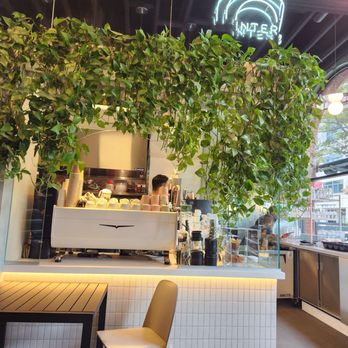 Interstellar - Inside - Coffee & Tea Near Me - Santa Monica, California