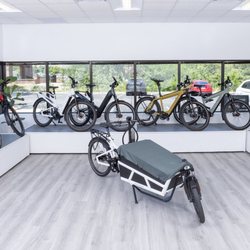 Future Velo Electric Bikes & Scooters