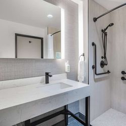 Guest room bath
