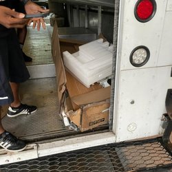 FlexiSpot - How my desk arrived. No one reached out from Flexispot. Never replaced it, never reached out. I sent it straight back and didn't even accept