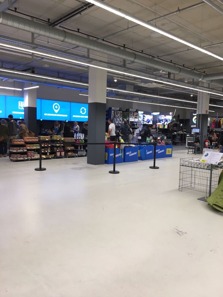 Decathlon Sports Wear Wandsbeker Marktstr 1 Wandsbek Hamburg Germany Yelp