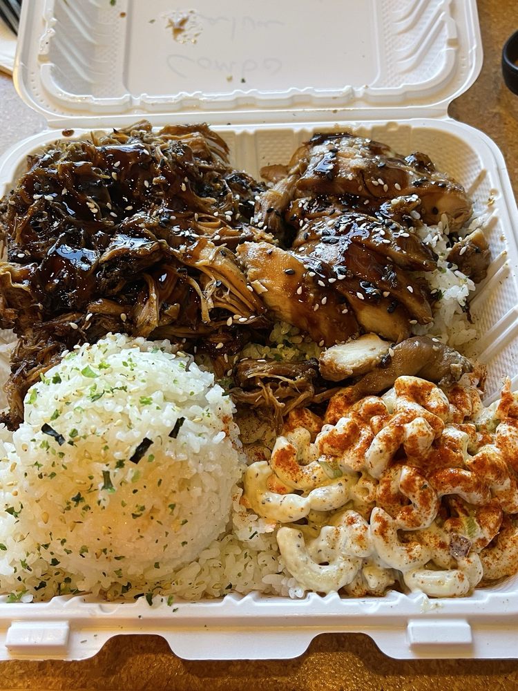 Food from Hang 10 Hawaiian BBQ