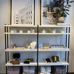 Monroe Boutique - Candles, cozy Barefoot Dreams blankets( Claire V. handbags/purses, jewelry