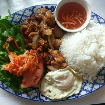 Tamarind Tree Restaurant - Lemongrass chili chicken. It was mediocre. Nice presentation though. - Vietnamese Near Me - Seattle, Washington