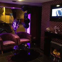 Chutney Indian Takeaway - Feature wall