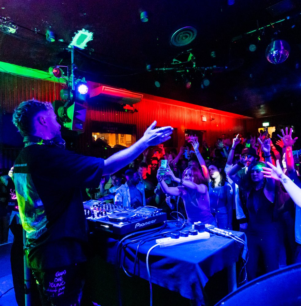 THROW RAVE PARTIES 13 Photos 17 aungier street, Dublin, Republic of