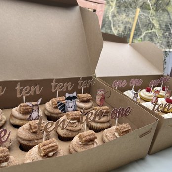 Busy Bees Cupcakery - Churro cupcakes - Bakeries Near Me Busy Bees Cupcakery - Churro cupcakes - Bakeries Near Me