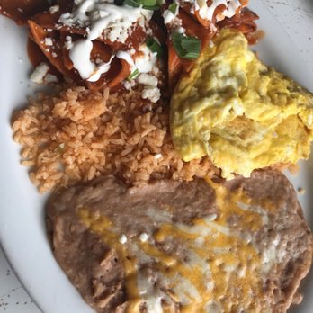Ariana's Restaurant - Chillaquilles Rojos - American Near Me - Salinas, California