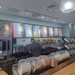Tropical Smoothie Cafe - Atmosphere