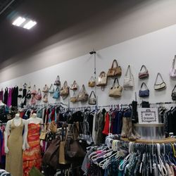 Luckys Star Consignment - For all you purse lovers... Come ina nd see the rest!