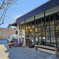 Ordinary Magic - Storefront of ordinary Magic