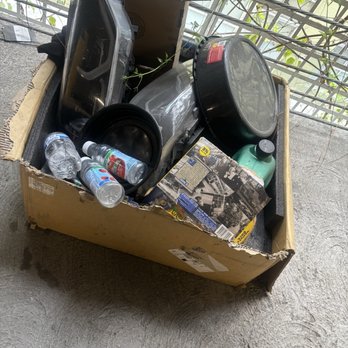 1133 Hope - More trash that's been there over 6 months again flies everywhere - Apartments Near Me - Los Angeles, California