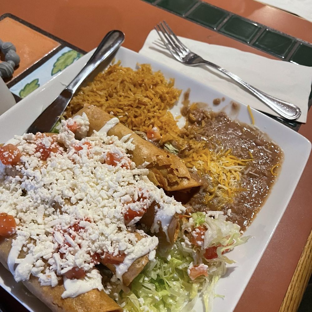 El Legendario Mexican Restaurant - Taquitos - Mexican Near Me - Seattle, Washington El Legendario Mexican Restaurant - Taquitos - Mexican Near Me - Seattle, Washington