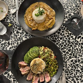 Fred & Stilla - Curry and ahi tuna bowl - New American Near Me - Washington, DC, District of Columbia