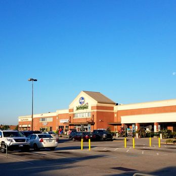 Kroger - Early Morning Moon over the Shelbyville Kroger... - Grocery Near Me - Shelbyville, Kentucky Kroger - Early Morning Moon over the Shelbyville Kroger... - Grocery Near Me - Shelbyville, Kentucky