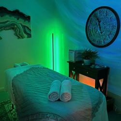 Heat & Halo - Holistic treatment room