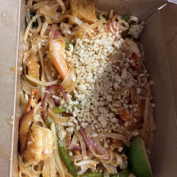 Khao Hom - Shrimp pad Thai. Yummy - Thai Near Me - Hayward, California