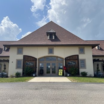 Magnus Ridge Winery - Wineries Near Me - Rock Stream, New York Magnus Ridge Winery - Wineries Near Me - Rock Stream, New York