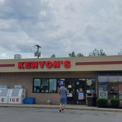 Kenyon's Variety - It's pretty big but it's not quite Grand Kenyons