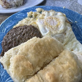 T-Rays - Big breakfast!!! Cinnamon Roll - American Near Me - Fernandina Beach, Florida T-Rays - Big breakfast!!! Cinnamon Roll - American Near Me - Fernandina Beach, Florida