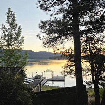 Destination Big Bear - Back deck morning - Vacation Rentals Near Me - Big Bear Lake, California Destination Big Bear - Back deck morning - Vacation Rentals Near Me - Big Bear Lake, California