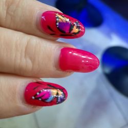 The Nails Bar - Shron's butterfly design..