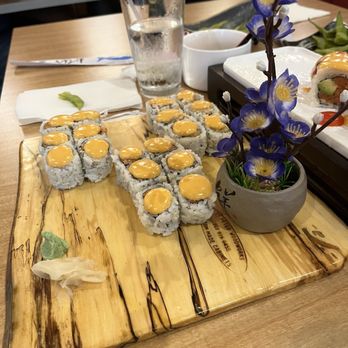 Kyushu Ramen & Sushi - Maki D (Spicy Roll Combo) - Ramen Near Me - Manchester, Connecticut
