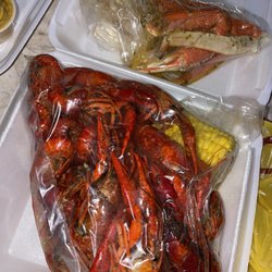 7Spice Cajun Seafood - Crawfish Combo (2 Lb.) 1 Lb. Snow Crab