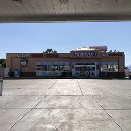 the outside of a gas station