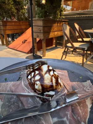 Burrata by null