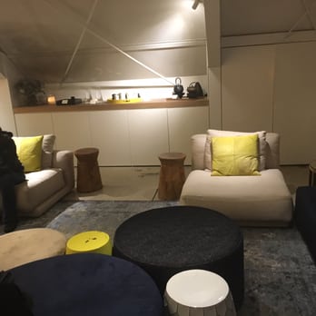 Humming Puppy - Reception lounge area - Yoga Near Me - Prahran, VIC Humming Puppy - Reception lounge area - Yoga Near Me - Prahran, VIC
