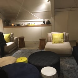 Humming Puppy - Reception lounge area