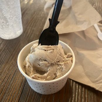 Dairy Belle - Brown Butter Bourbon Ice Cream - Ice Cream & Frozen Yogurt Near Me - Dania Beach, Florida