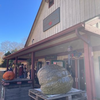 Robinette's Apple Haus & Winery - Wineries Near Me - Grand Rapids, Michigan Robinette's Apple Haus & Winery - Wineries Near Me - Grand Rapids, Michigan
