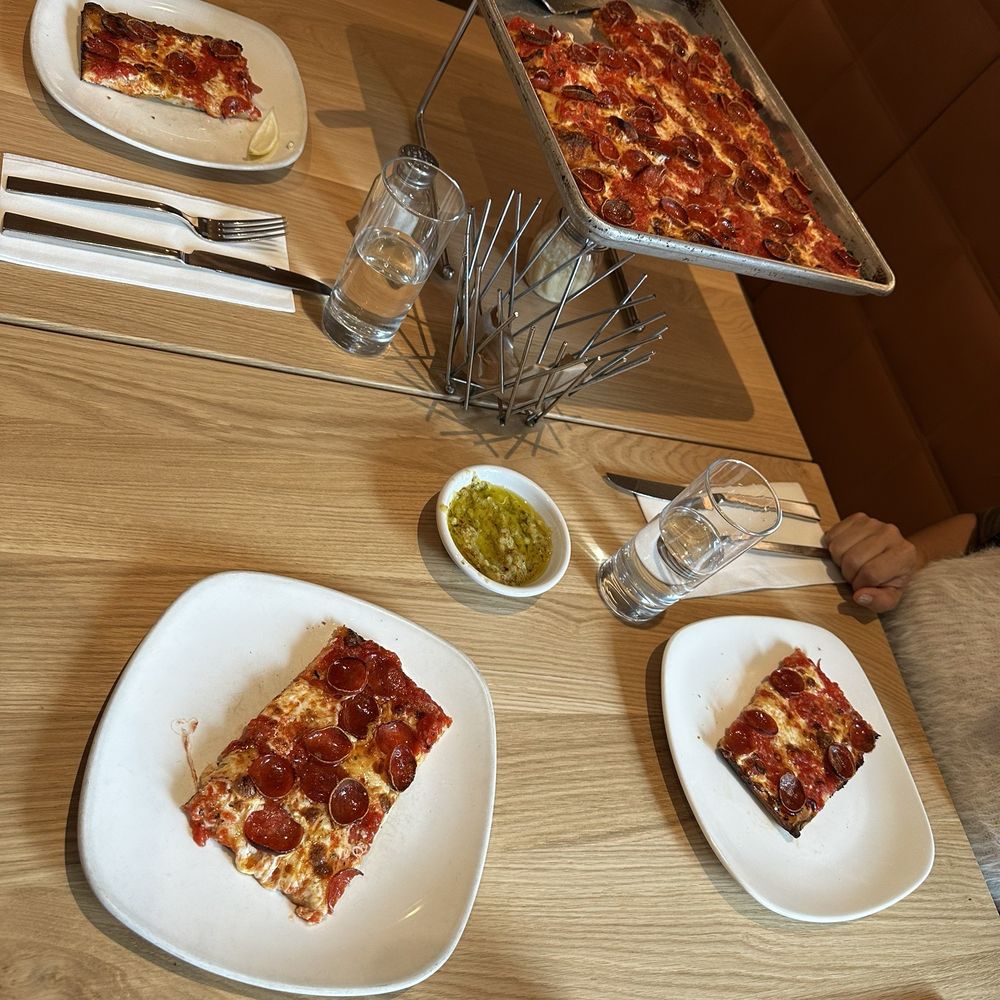 Inatteso Pizzabar - Pepperoni pizza for three with lots of leftovers - Italian Near Me - New York, New York
