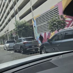 Enter self parking via Makaloa street