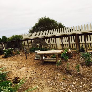 Old Point Loma Lighthouse - Little garden - Landmarks & Historical Buildings Near Me - San Diego, California