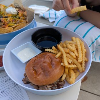 Queensbreak Restaurant - Beef dip - New American Near Me - Honolulu, Hawaii