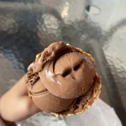 Paradice Cream - Chocolate Chunk Brownie with waffle cone (kid size)