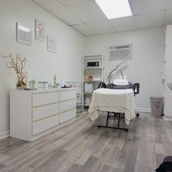 Esencia Beauty lab