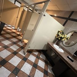 New Tin Tin Buffet - Bathroom