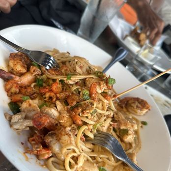 Yard House - Jambalaya pasta - Bars Near Me - Long Beach, California