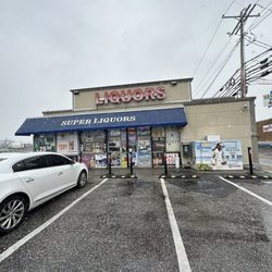 Super Liquors - Entrance