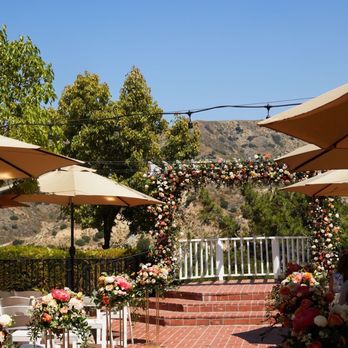 Eighth Street Florist - Ceremony arch and aisle flowers - Florists Near Me - Los Angeles, California Eighth Street Florist - Ceremony arch and aisle flowers - Florists Near Me - Los Angeles, California