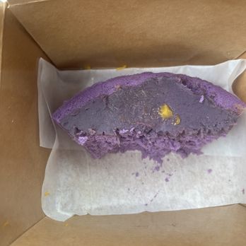 Sweethoney Dessert - we took a bite tho lol but its like shaped like the photo - Desserts Near Me - Colma, California